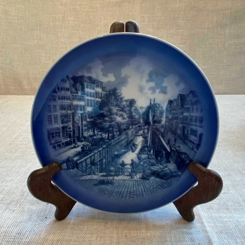 Royal Copenhagen Hamburg Teller 1988 der Rodingsmarkt um 1888.